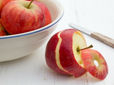 Schudnij na jabłkach. Taką owocową dietę może stosować przez 1, 3 lub 5 dni. Zobacz pełny jadłospis i efekty! To także korzyści zdrowotne