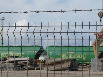 Prezydent Litwy: utrzymamy wspólne stanowisko z Polską i Łotwą w sprawie tranzytu białoruskich nawozów