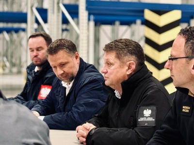 Sieci handlowe i lotnicza ewakuacja. Gen. Rajchel o państwowych rezerwach