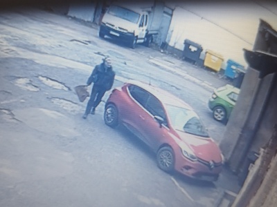 Bielska policja poszukuje mężczyzny ze zdjęcia. Sprawa dotyczy kradzieży