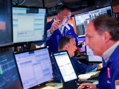 Na rynkach akcji w USA realizacja zysków. Tanieją technologiczne blue chipy