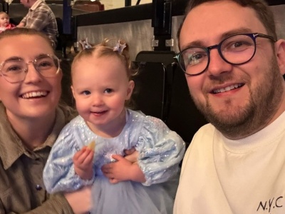 Koszmar w Boże Narodzenie. Znaleźli bezwładne ciało 2-latki w ogrodzie