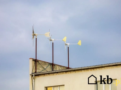 Montaż wiatraka przy domu? Sprawdź, co może cię zaskoczyć. Uniknij kar!