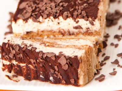 Ciasto sylwestrowe bez pieczenia gotowe w 15 minut! Zaskocz gości pysznym deserem na sylwestra