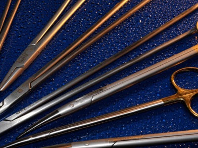 Kleszczyki (zaciski) naczyniowe rodzaje oraz zastosowanie