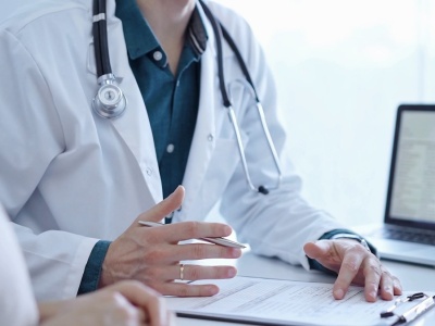 Etat zamiast hojnego kontraktu? Szpitale boją się utraty lekarzy