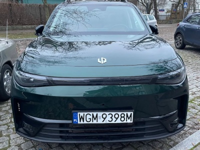 Ledwie wyjechał na ulice, a już potaniał. Za 133 200 zł tego SUV-a o klasę większego od Kii Sportage trudno zignorować