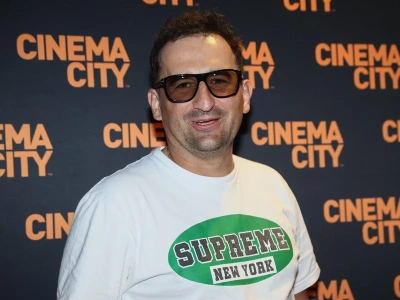 Znany aktor na zdjęciu z kard. Rysiem. 