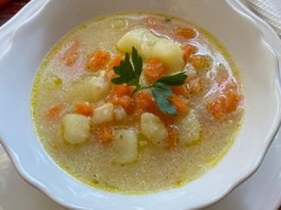 Ta zupa jest idealna po świątecznym przejedzeniu. Odżywia i uspokaja jelita