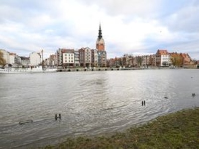 Alarm przeciwpowodziowy w Elblągu. Przygotowują worki z piaskiem