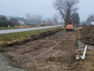 Nowa, bezpieczna trasa dla rodzin i rowerzystów. Ruszyła przełomowa inwestycja w Powiecie Ząbkowickim