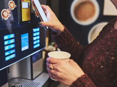 Nadciąga rewolucja w branży vendingowej. Kasy fiskalne i opłaty za kubki uderzą w biznes