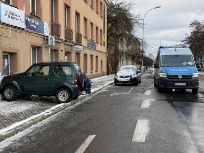 Rzeszów: staranował pieszych na chodniku i uderzył w kamienicę