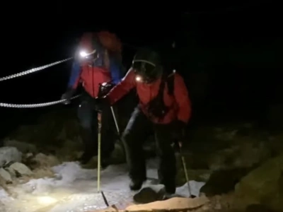 To przykład patoturysty. Tak się upił, że nie był w stanie zejść ze Śnieżki. Interweniował GOPR