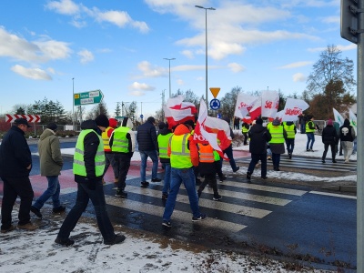 Rolnicy protestują pod Tarnowem. Do strajku dołączyły też inne środowiska