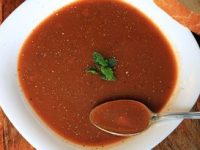 Nasi dziadkowie uwielbiali tę zupę, a my unikamy. Jest pełna kolagenu i doskonała na stawy