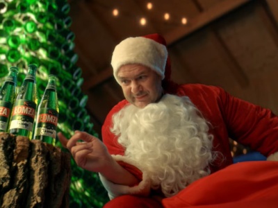 Kontrowersje wokół reklamy piwa Łomża. Producent: to świadoma konwencja 