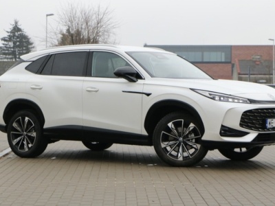 Będą się okładać na ostro. MG HS o włos przed ukochanym autem za 77 tys. zł