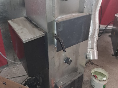 Palił w piecu zużytym olejem silnikowym. Interwencja Straży Miejskiej na Szwederowie