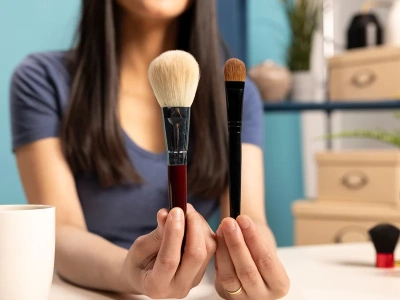 Sylwestrowy makijaż bez bakterii. Trik z apteki odświeży pędzle i akcesoria kosmetyczne