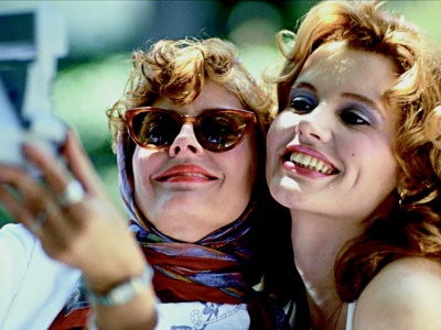 Filmy dla kobiet. Od wzruszających romansów po inspirujące historie - dobierz tytuł do nastroju