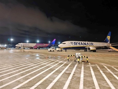 Trzy samoloty wylądowały w Łodzi, zamiast w Modlinie