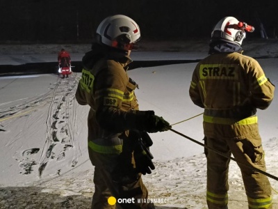 Pod matką i synem załamał się lód. Tragiczne doniesienia z Radzewa pod Poznaniem