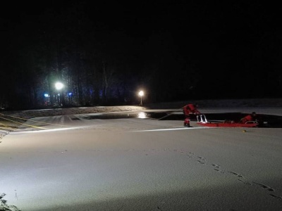 Tragedia na zamarzniętym stawie. Nie żyje 7-latek, jego matka walczy o życie