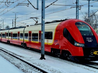 Paraliż kolei pod Warszawą. Pasażerowie utknęli w porannym chaosie