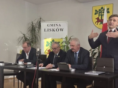 Starosta kaliski i radni powiatowi na sesji Rady Gminy Lisków
