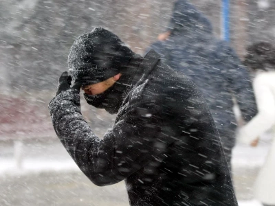 Zaskakujące badanie: Ta aktywność zimą to poważne ryzyko zawału