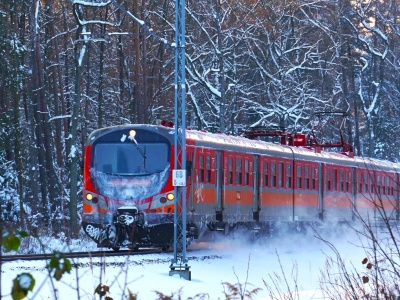 Linia kolejowa Działdowo – Olsztyn Główny zamknięta. Śnieg sparaliżował ruch pociągów