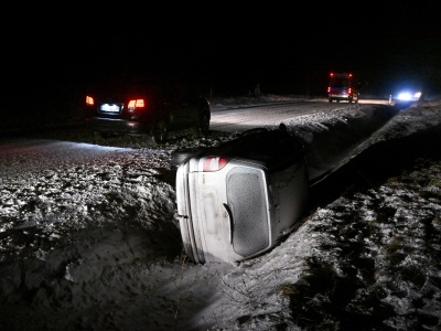 Atak zimy. Zablokowana trasa S7, setki samochodów w zaspach