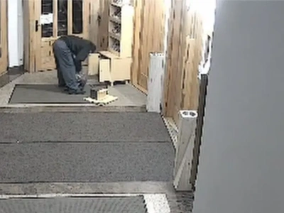 Wyrwali kasetkę z gotówką w kościele. Policja szuka tych mężczyzn