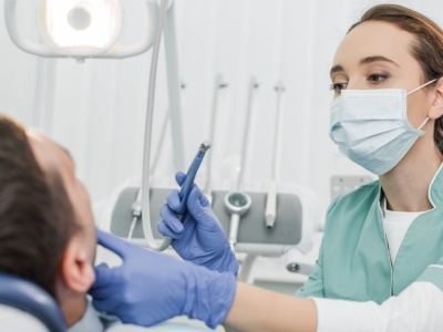 Może chronić serce i obniżać cukier. Co? Leczenie kanałowe zębów!