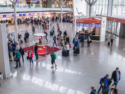 Zmiana limitu płynów na Lotnisku Chopina. Polskie Porty Lotnicze podały datę