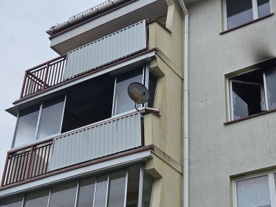 W mieszkaniu doszło do pożaru; wcześniej odpalono tam fajerwerki