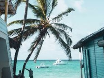 Dwoje turystów martwych na rajskiej wyspie. Zmarli we śnie