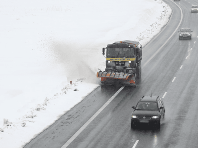 Zima paraliżuje Polskę. Wielka awaria sparaliżowała region, tysiące osób pozbawionych prądu