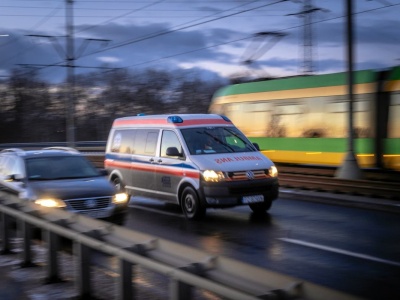 Karetka z organem do pilnej transplantacji utknęła na S7. Nietypowa akcja strażaków
