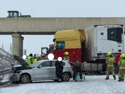 Karambol pod Legnicą - na A4 zderzyło się osiem pojazdów (FOTO)