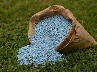 Nawozy drogie także w 2026 roku. Zapowiedziane ulgi niewiele dadzą.