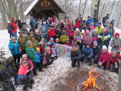 Sylwester na szlaku. Turyści z PTTS „Beskid Śląski” tradycyjnie już stary rok żegnali na szczycie Filipki
