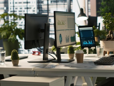 Tylko 7 proc. firm w Europie w pełni wykorzystuje AI. Reszta wciąż się uczy