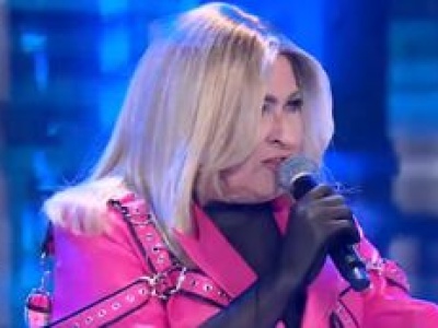 Cała w różu! Beata Kozidrak zrobiła show na sylwestrowej scenie Polsatu