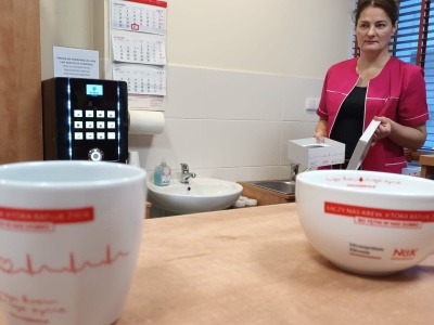 Dawcy krwi w Bydgoszczy znów otrzymali filiżanki. Dziesiątki chętnych podzieliło się najcenniejszym lekiem