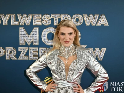 Magdalena Narożna w wyjątkowej kreacji na Sylwestrowej Mocy Przebojów