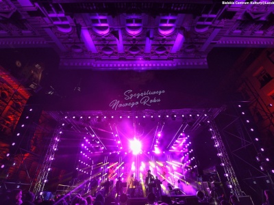 Sylwester 2025 na placu Wojska Polskiego. Blue Café gwiazdą wieczoru