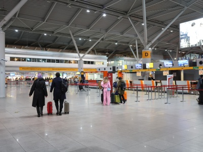 Obywatel Ukrainy z zagłuszarką fal radiowych zatrzymany na Lotnisku Chopina