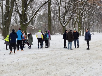 Noworoczny parkrun w Łodzi. Pobiegło kilkudziesięciu śmiałków
